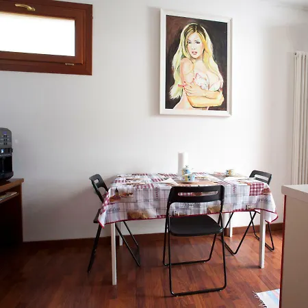 Locazioni Turistiche By Max بيت ضيافة