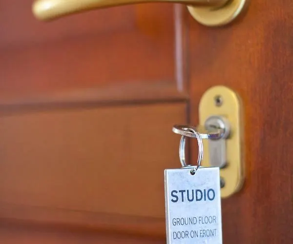 Locazioni Turistiche By Max بيت ضيافة مونتيجروتو تيرمي